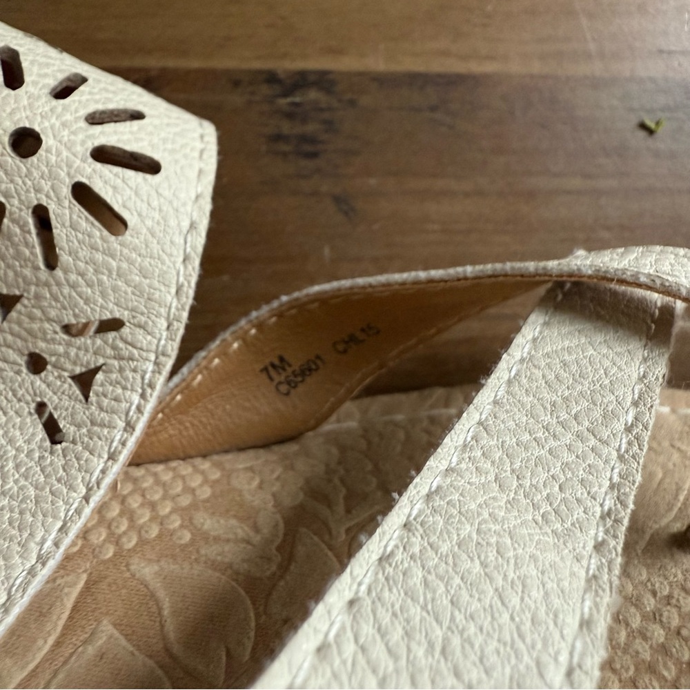 b.o.c. Women's White Sandals 7 - Picture 4 of 7